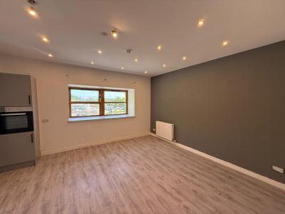 Flat 3/3, 82, New Home, United Kingdom