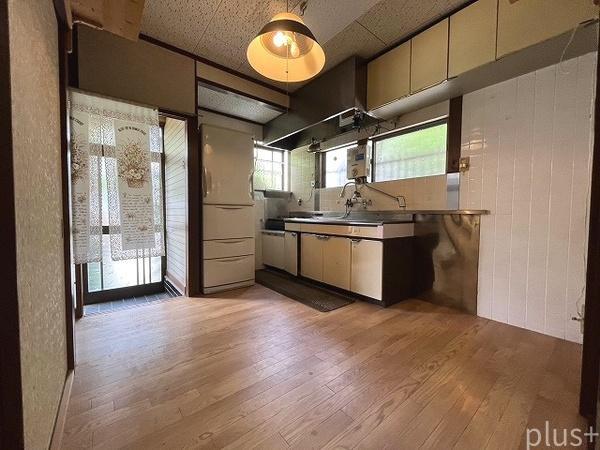 西賀茂中川上町, 船形の麓に佇む家, 京都市北区, Kioto 603-8815, Japonia