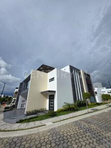 PARQUE MICHOACÁN, LOMAS DE ANGELÓPOLIS III , Ocoyucan, Пуэбла 72850, Мексика