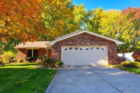 2324 Robinhood Boulevard, Schererville, Indiana 46375, USA