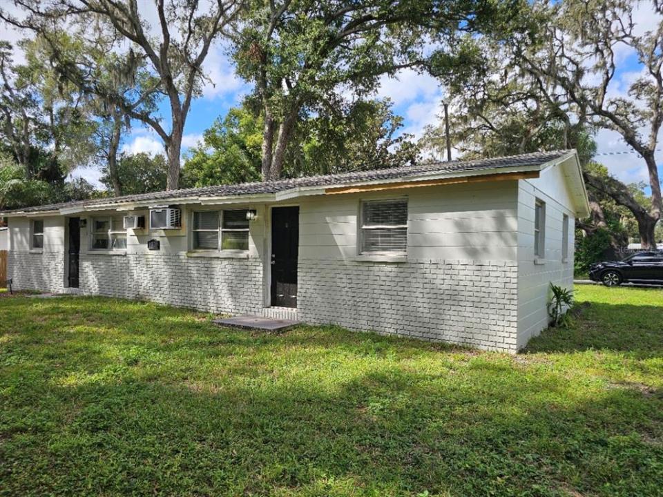 5320 Pine Street , B, Seffner, Florida 33584, USA