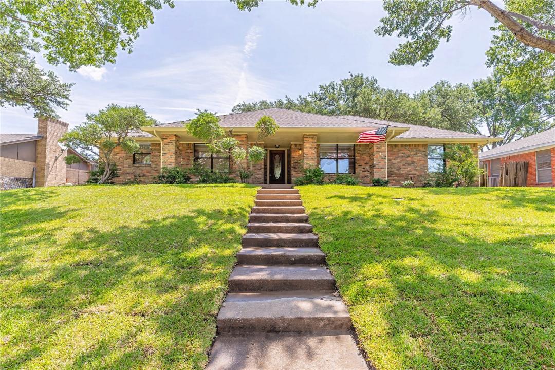 2017 Wellington Drive, Grand Prairie, Texas 75051