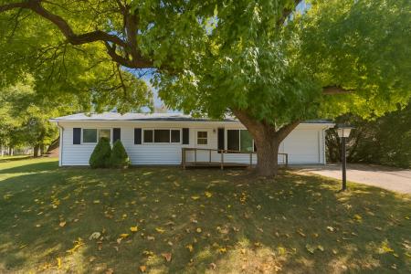 929 Reynolds Drive, Charleston, Иллинойс 61920, Соединенные Штаты