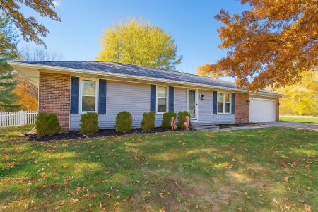 2102 Hidden Lake Ct., Charleston, Иллинойс 61920, Соединенные Штаты