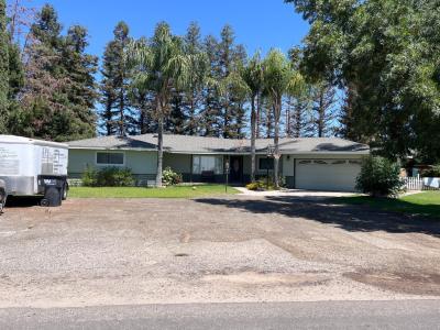 14118 Bell, Livingston, California 95334, USA