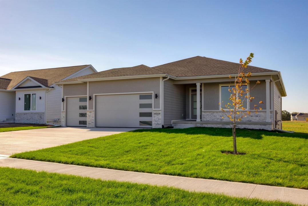 17215 Northview Drive, Urbandale, Iowa 50323
