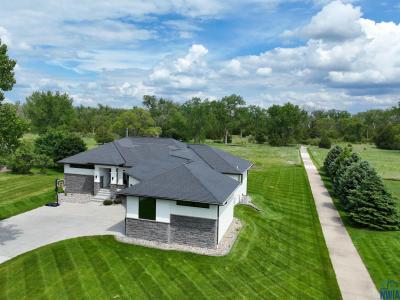 920 Wynstone Drive, Jefferson, SD 57038, USA