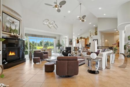 5632 Clubhouse Drive, Burlington, 아이오와 52601, 미국