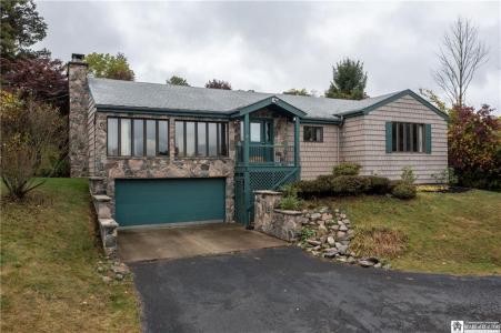 4 Winding Way, Lakewood, NY 14750, USA