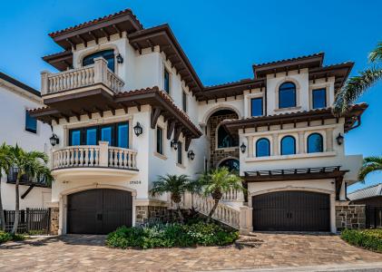 17824 Lee Ave, Redington Shores, Florida 33708, USA