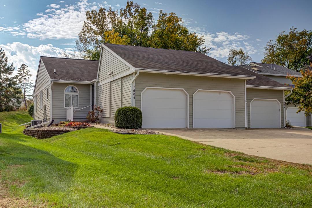 1604 Stone Brooke Road, Ames, איווה 50010, ארצות הברית של אמריקה 