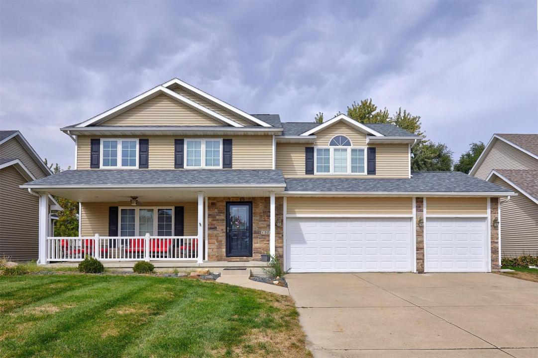15715 Tanglewood Drive, Urbandale, Iowa 50323