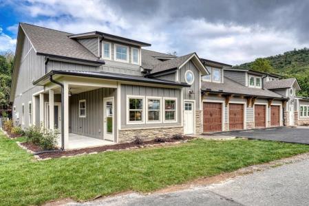 98 Brett Way, Hiawassee, Georgia 30546, USA