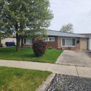 7826 W 98th Place, Hickory Hills, Illinois 60457, USA
