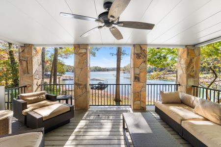 1370 Heathers Cove Circle, Hiawassee, Georgia 30546