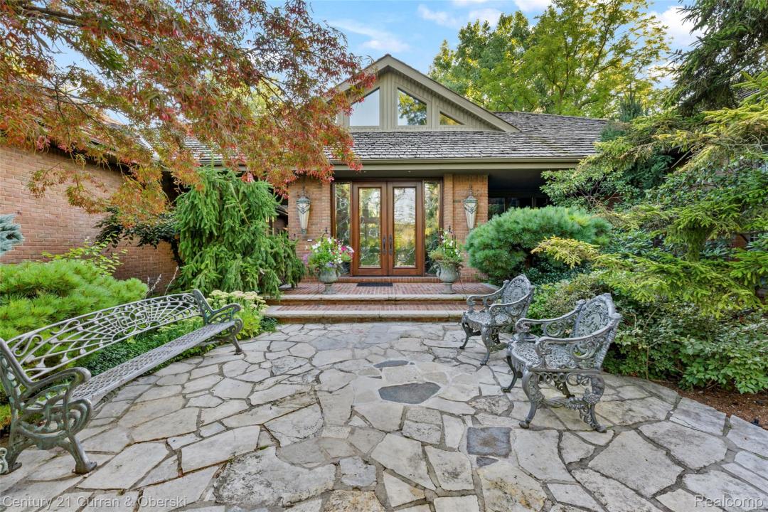 9 West Lane, Dearborn, Michigan 48124, HOA KỲ