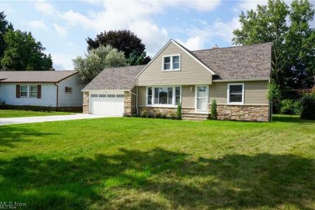 4528 S Frontenac Drive, Warrensville Heights, Ohio 44128, USA