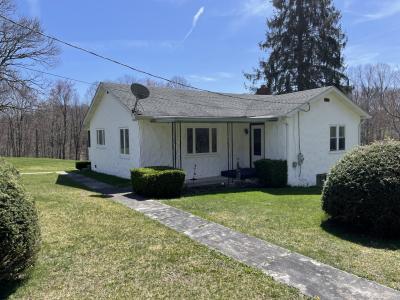 116 Howell Rd, Lookout, WV 25868, USA