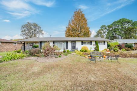 1913 Berry Ave., Florence, Alabama 35630, États-Unis