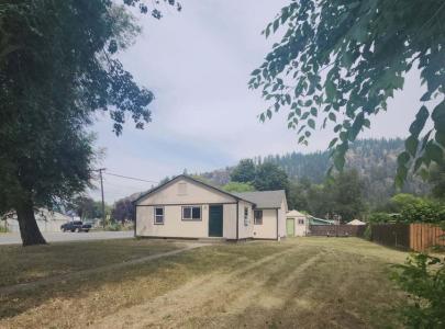 380 W. 5th, Kettle Falls, Waszyngton 99141, USA