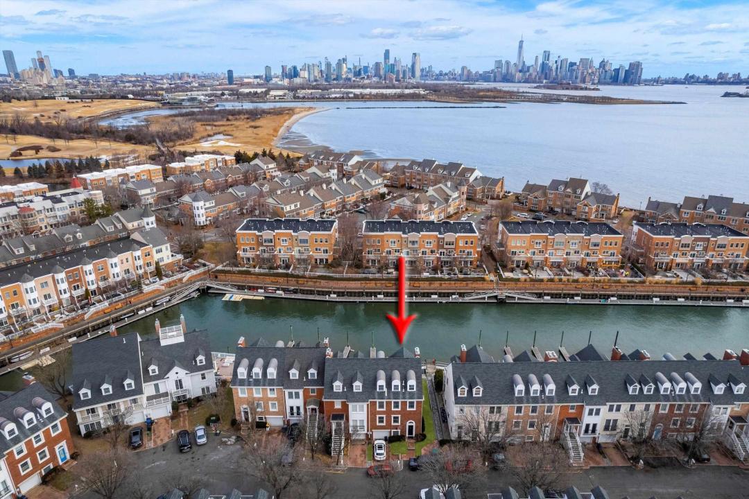 10 Half Moon Isle 10, Jc, Greenville, New Jersey 07305, HOA KỲ