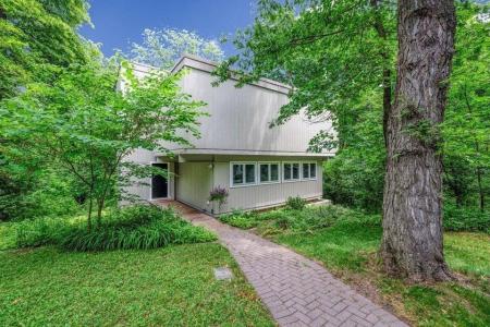 2201 Timberland Road, Ames, Iowa 50014