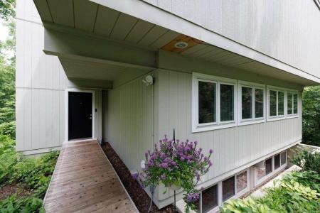 2201 Timberland Road, Ames, Iowa 50014