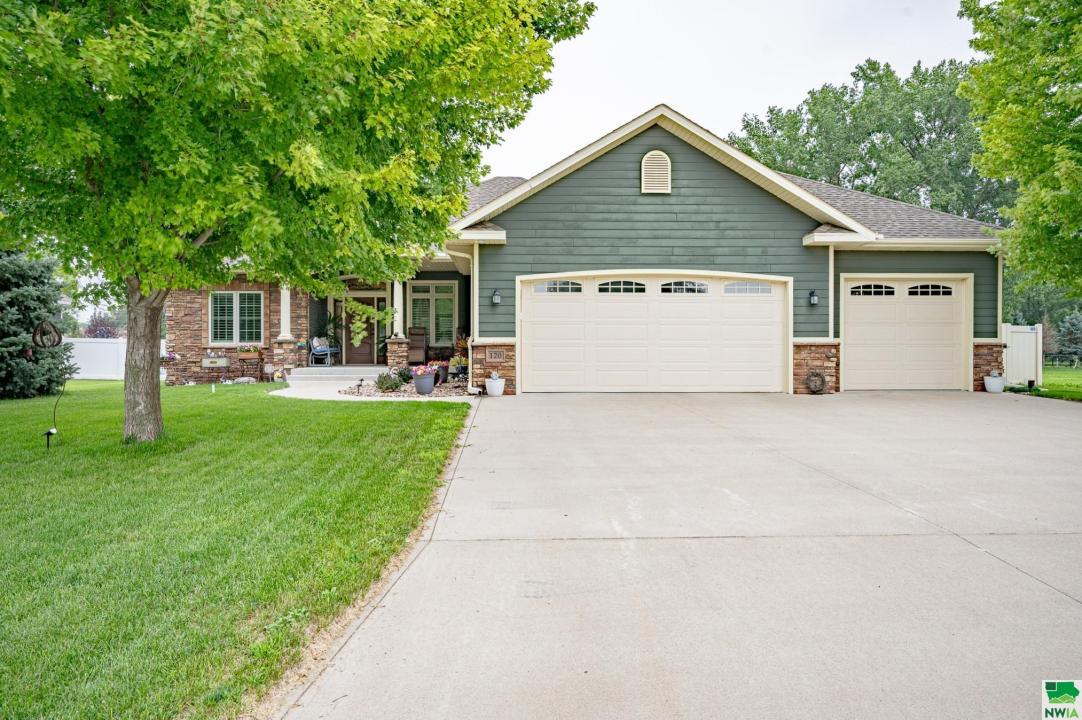 120 Rottunda Way, South Sioux City, Nebraska 68776