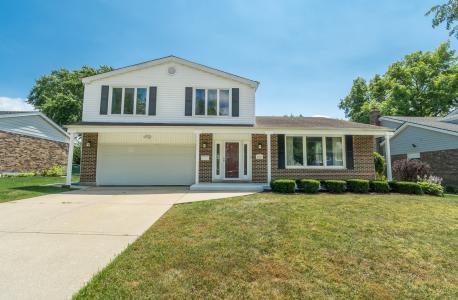 1107 W White Oak Street, Arlington Heights, Illinois 60005, USA
