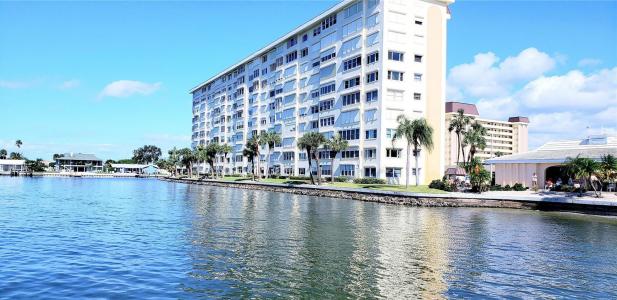 4750 Cove Cr. #304, St. Petersburg, Florida 33708, USA