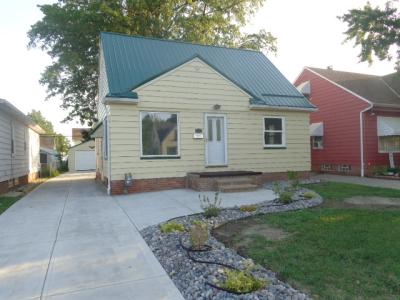 8318 Pinegrove Ave., Parma, Ohio 44129, HOA KỲ