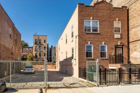 2527 Matthews Avenue, Bronx, NY 10467, USA