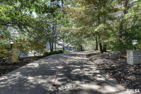 100 S Quail Walk Road, Macomb, إلينوي 61455, الولايات المتحدة