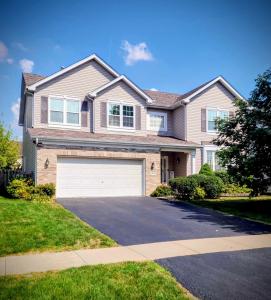 1612 Whisper Glen Drive, Plainfield, Illinois 60586, USA