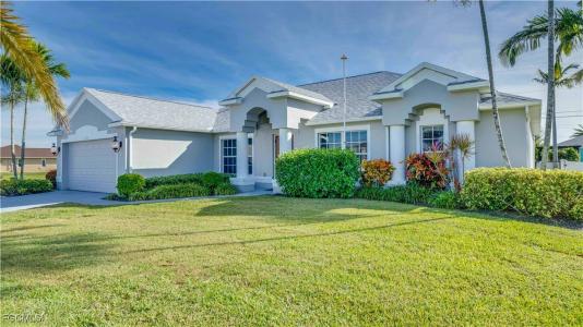 2548 Gleason Parkway, Cape Coral, Florida 33914
