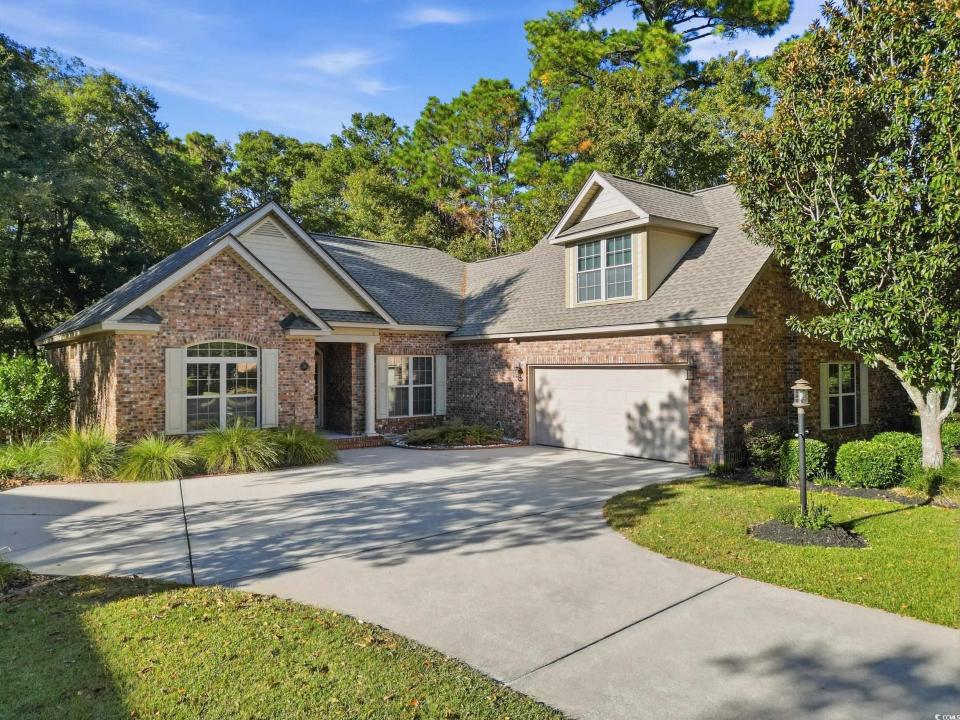 36 Montrose Ln., Pawleys Island, South Carolina 29585, USA