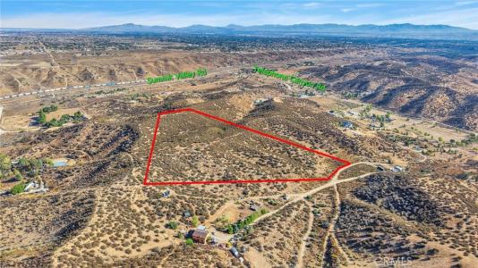 111 Starlight Dr., Hesperia, Californie 92345, États-Unis