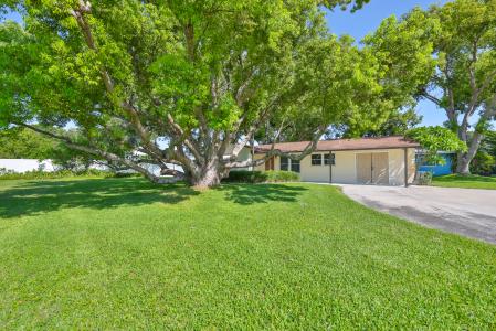 1511 4th St Sw, Largo, Floryda 33770, USA