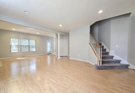 19 Sunflower Ridge Road, S. Setauket, Нью-Йорк 11720, Соединенные Штаты