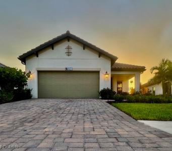 4621 Centaurus Circle, Naples, Floryda 34120, USA