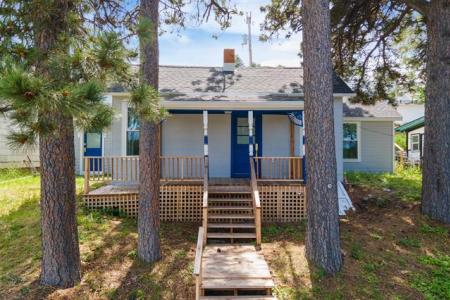 807 Upper Addie St, Lead, South Dakota 57754, USA
