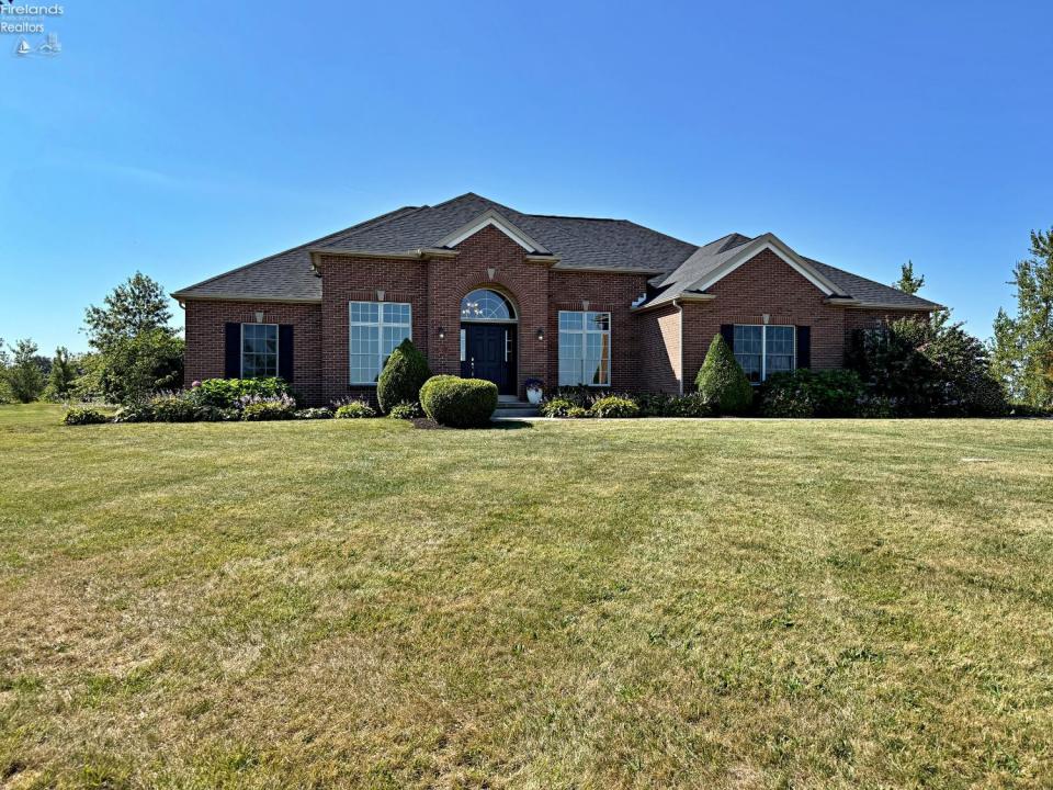 3699 State Route 613, McComb, Ohio 45858