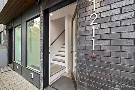 1211 E Mercer Street, Seattle, Washington 98102, USA