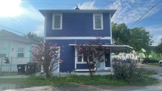 1701 Cambronne Street, New Orleans, Louisiana 70118, USA