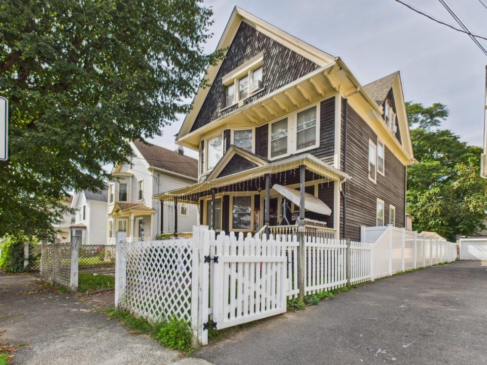 220 Black Rock, Bridgeport, Коннектикут 006605, Соединенные Штаты