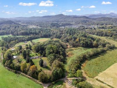 128 Cook Lane, Mills River, North Carolina 28759