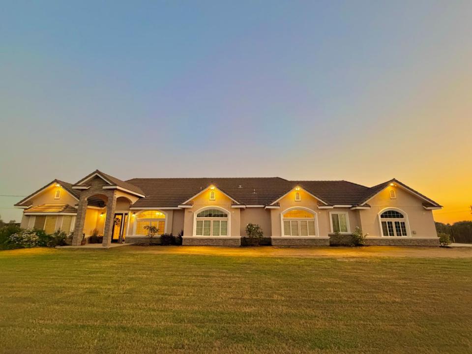 25162 Burton Way, Madera, California 93638