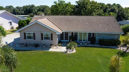 4210 Yarmouth Court, North Fort Myers, Floryda 33903, USA