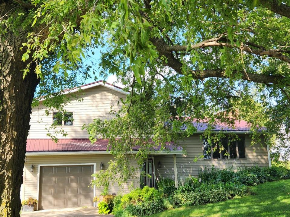 12972 120th St, Sheffield, Iowa 50475