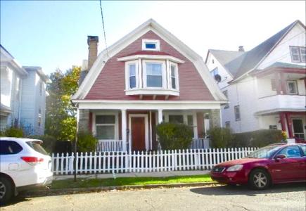 56 Pixlee Place, Bridgeport, Connecticut 06610, USA